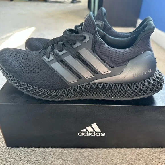 Adidas Black Running Shoes - Picture 1 of 8